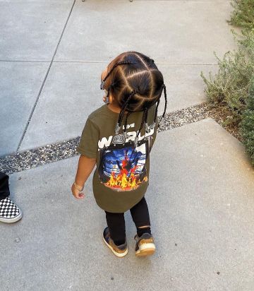 Fuerza Aérea uno travis del hijo de Flame en la cuenta de Instagram de @travisscott