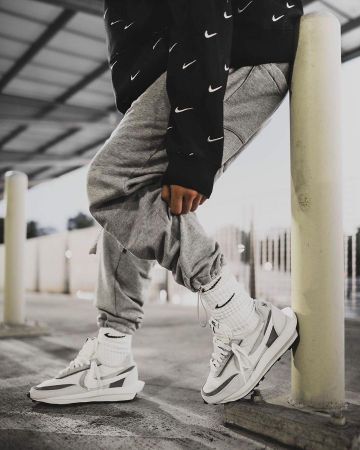 Nike LD Waffle cardigan Summit White on the account Instagram of @lesitedelasneaker