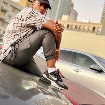 Nike react 270 carried by niska on the account Instagram of @niska_officiel 