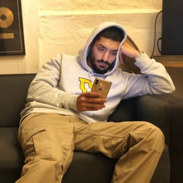Iphone XS de Sneazzy sur le compte Instagram de @sneazzysneazzy