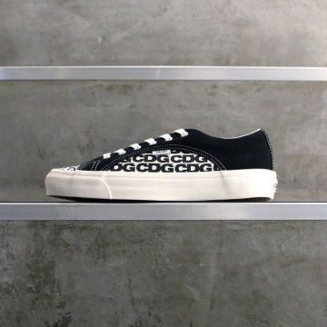 Vans Lampin Comme des Garcons en la cuenta de Instagram de @lesitedelasneaker
