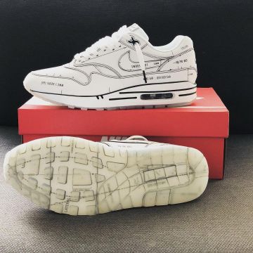 The pair of Nike Air Max 1 Tinker Schematic on the account Instagram of @yanncj23