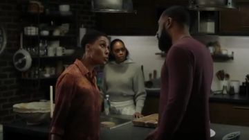 Lafayette 148 new york Zo­ra Sun­set Sky Silk Blouse worn by Lynn Pierce (Christine Adams) in Black Lightning Season 3 Episode 9