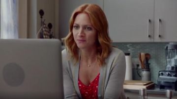 Rag & Bone Shan­non Cardi­gan worn by Julia Bechley (Brittany Snow) in Almost Family Season 1 Episode 8