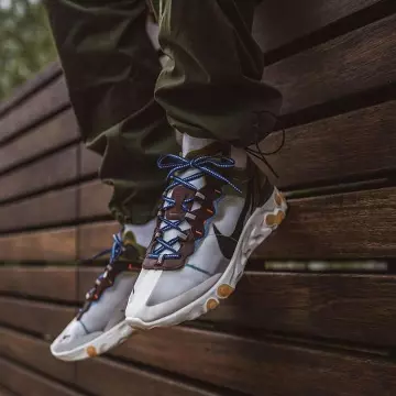 React element porté par viewsfrance   sur le compte Instagram de @viewsfrance 