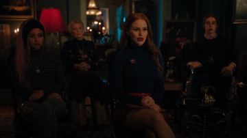 La lumière Bleue Jamie Côté de la Boucle de Jeans usés par Toni Topaze (Vanessa Morgan) dans Diva Saison 4 Épisode 9