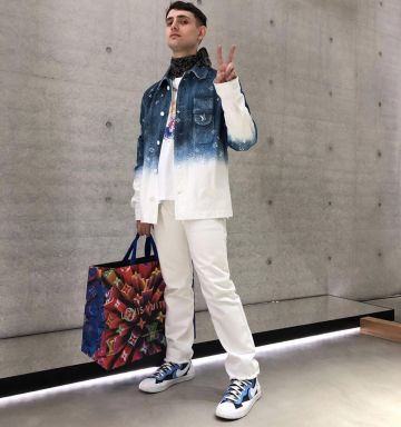 The pair of Nike Blazer mid Cardigan white black legend blue worn by Anibal Barengo on his account Instagram @barengo