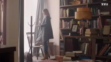 Les bottines de Claire (Alexandra Breckenridge) dans Le livre de Noël