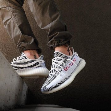 Yeezy 350 zebra kanye west account on the Instagram of @thesolehousefr 
