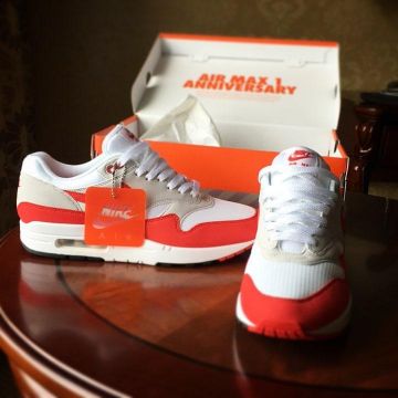 Sneakers Nike Air Max 1 Anniversary Red on the account Instagram of @yanncj23
