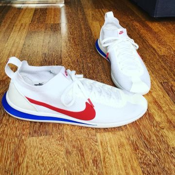 The pair of Nike Cortez Flyknit Forrest Gump on the account Instagram of @yanncj23