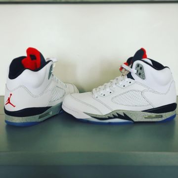 The pair of Nike Jordan 5 Retro White Cement on the account Instagram of @yanncj23
