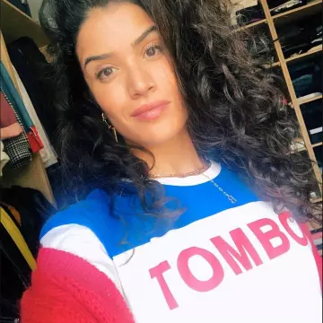 Tee shirt tomboy worn by Sabrina Ouazani on the account Instagram of @sabrinaouazani 