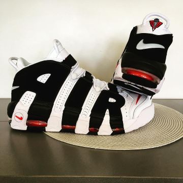 The pair of Nike Air More Uptempo Scottie Pippen on the account Instagram of @yanncj23