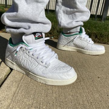 El par de Nike SB Dunk Low Ben-G que lució Chris Robinson en su cuenta de Instagram @sbcollector