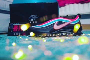 The pair of Nike Air Max 97 Neon Seoul on the account Instagram of @sneakers_loveur