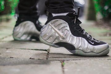 The sneakers Nike Air Foamposite Pro Silver Surfer on the account Instagram of @sneakers_loveur