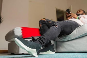 The pair of Nike Jordan 15 Retro PSNY Black Suede on the account Instagram of @sneakers_loveur