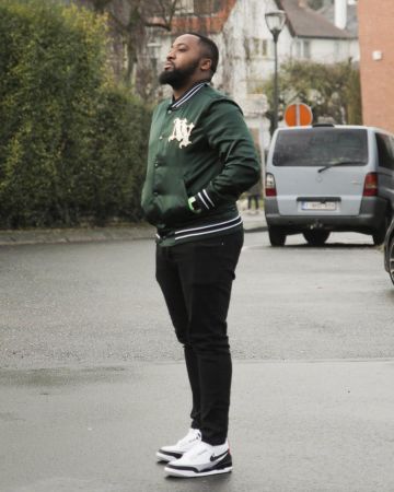 The pair of Nike Jordan 3 Retro Tinker Hatfield on the account Instagram of @sneakers_loveur