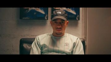 Casquette noir the north face de Mister V dans MISTER V - JAMAIS (feat. PLK)