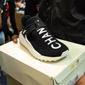 NMD human race chanell de Pharrell Williams sur le compte Instagram de @sneakercon