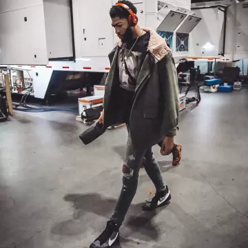 Nike Blazer Mid x Off white (noir) de Anthony Davis sur le compte Instagram de @antdavis23