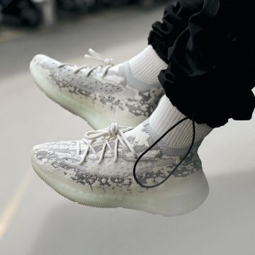 en la cuenta de Instagram de @yeezymafia