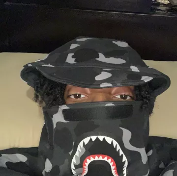 Hat Bape Gradation (Black) of Lil Tecca account on the Instagram of @liltecca