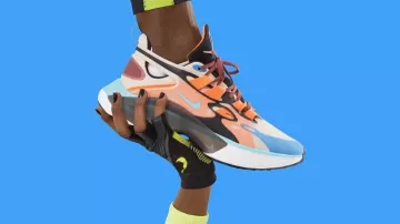 Las zapatillas Nike Signal D/MS/X Guava Ice Light Aqua Hyper Crimson de Youv Dee en su cuenta de Instagram @youv_dee