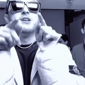 DAVID-TC WITH SHEEPSKIN_DETACHABLE LINING sur le compte Instagram de @valdsullyvan