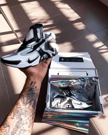 The pair of Nike Adapt Huarache White Black Anil Brancaleoni on his account Instagram @anilbrancaleoni