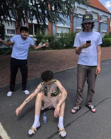 The vest tactical Bape on the account Instagram of @assyodp