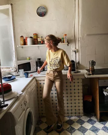 Flare Jeans Pants of Carlota Weber Mazuecos on the Instagram account @carlotaweberm