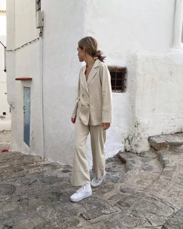 Entrenadores High-Top de Carlota Weber Mazuecos en la cuenta de Instagram @carlotaweberm