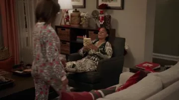 Rachel comey à un Problème de la Combinaison portée par arc-en-ciel Johnson (Tracee Ellis Ross), en black-ish Saison 6 Épisode 10