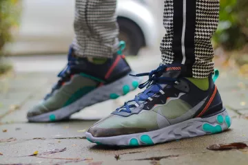 The pair of Nike React Element 87 Black Neptune Green on the account Instagram of @sneakers_loveur