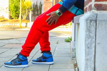 The pair of Nike Jordan 1 Retro Black Royal Blue on the account Instagram of @sneakers_loveur