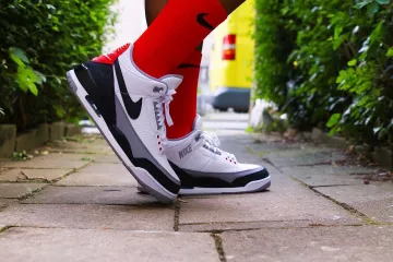 The pair of Nike Jordan 3 Retro Tinker Hatfield on the account Instagram of @sneakers_loveur