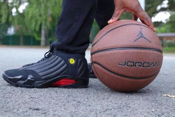 Sneakers Nike Jordan 14 Retro Last Shot, on the account Instagram of @sneakers_loveur
