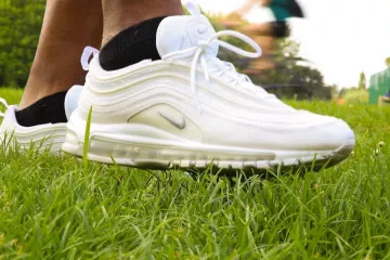 The pair of Nike Air Max 97 Summit White on the account Instagram of @sneakers_loveur