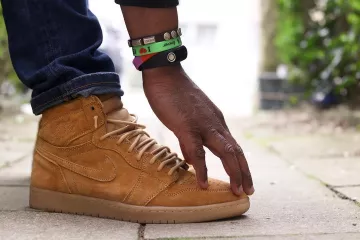 The pair of Nike Jordan 1 Retro High Wheat on the account Instagram of @sneakers_loveur