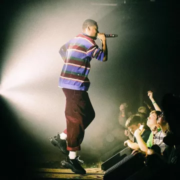 Las zapatillas balenciaga negras que lleva Danny Brown en la cuenta de Instagram de @xdannyxbrownx