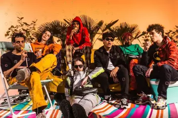 The tracksuit pants orange Youv Dee account on the Instagram of @assyodp