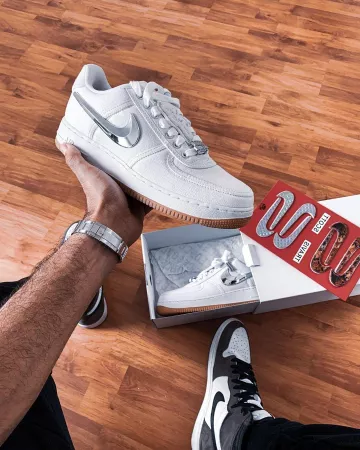 The pair of Nike Air Force 1 Low Travis Scott Anil Brancaleoni on his account Instagram @anilbrancaleoni