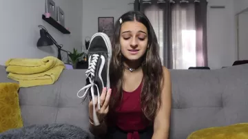 Zapatillas Black Old School Vans en el vídeo de YouTube ALL MY SNEAKERS
