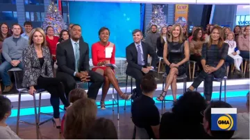 Alice + Olivia Grey Snake Print Blazer usado por Amy Robach en Good Morning America diciembre 12, 2019