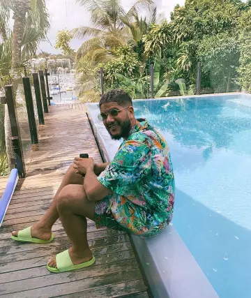 Lunettes de soleil de Haristone sur le compte Instagram de @haristone_