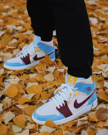 Air Jordan 1 mid de la collab Maison château rouge sur le compte Instagram de @viewsfrance