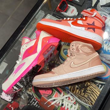 Nike cdg on the account Instagram of @larrydeadstock