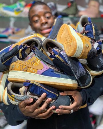 Nike air force 1 travis scott on the account Instagram of @larrydeadstock